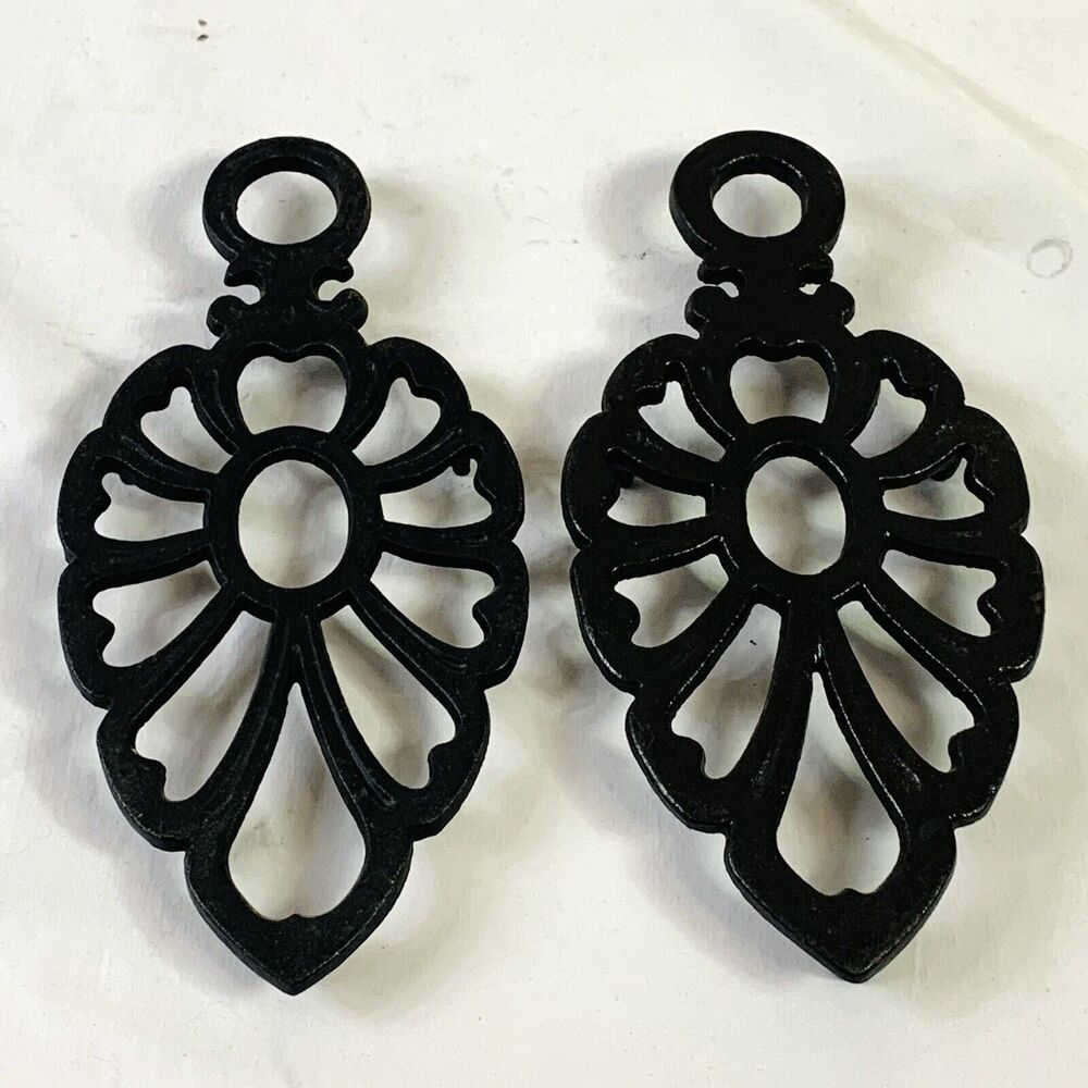 VTG Cast Iron Metal Trivet Pot Holder with Flower-like Design JAPAN